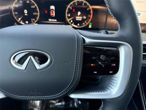 Certified 2025 INFINITI QX80 Sensory image 19