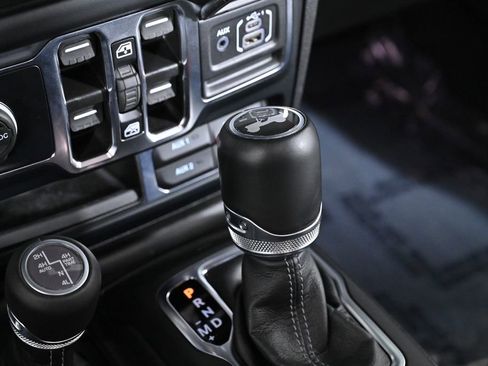 Used 2024 Jeep Wrangler High Altitude image 23