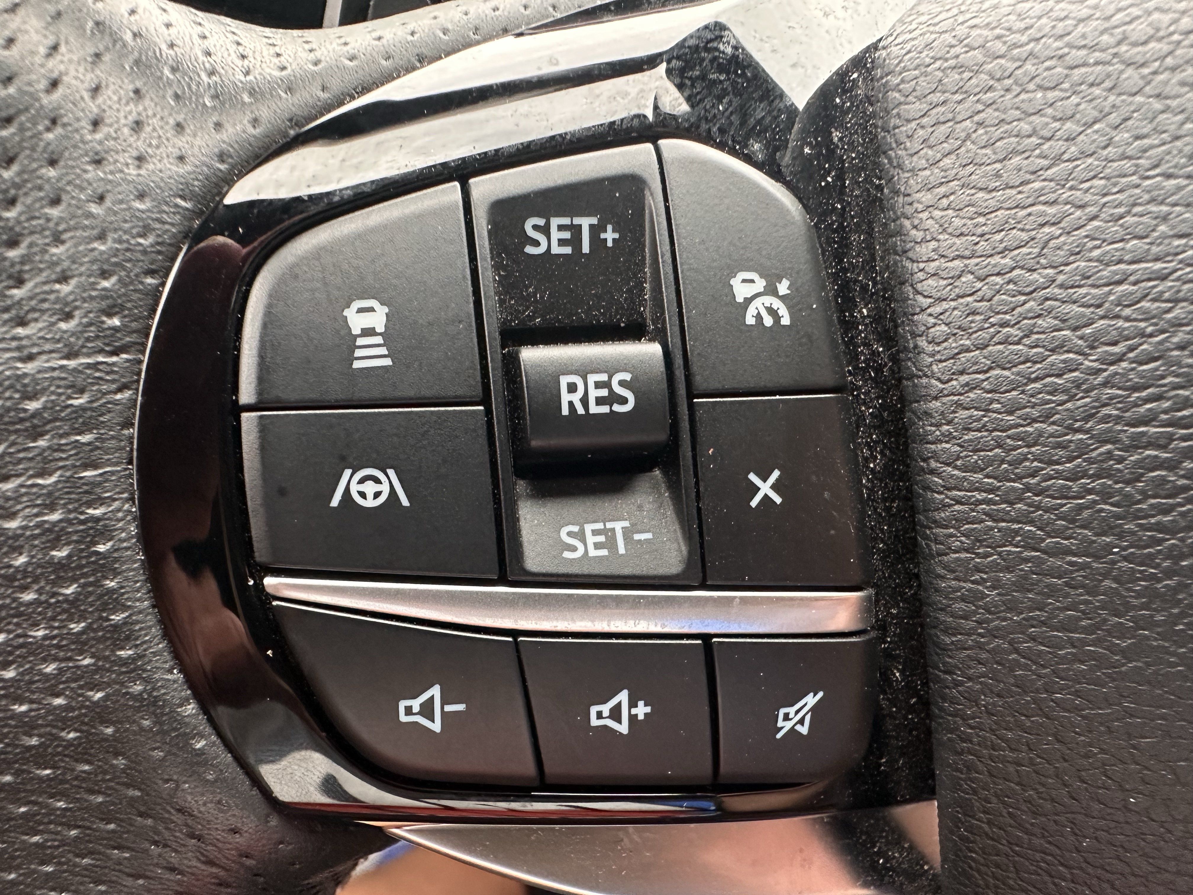 Used 2021 Ford Explorer ST w/ Equipment Group 401A AWD/4WD image 21