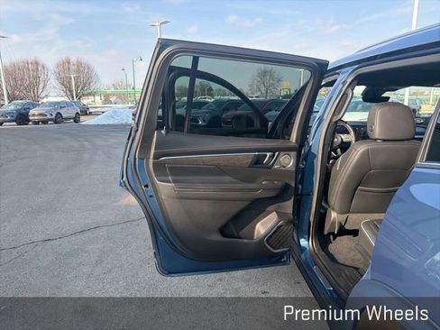 Used 2025 Buick Enclave Avenir w/ Super Cruise Package image 30