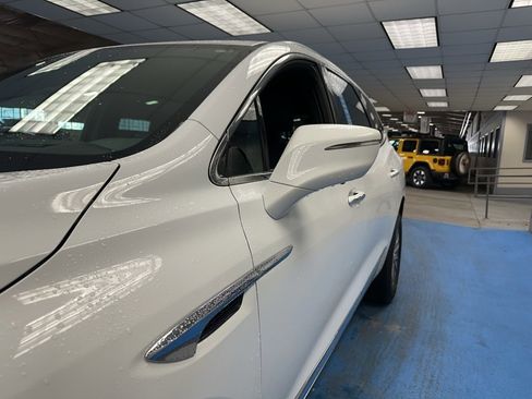 Certified 2024 Buick Enclave Premium image 17