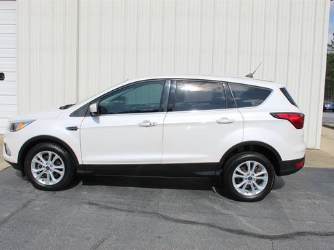 Used 2019 Ford Escape SE FWD image 5