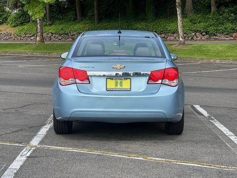 Used 2011 Chevrolet Cruze Eco FWD image 4
