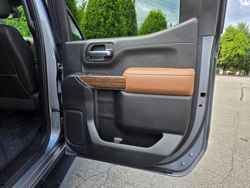 Used 2019 Chevrolet Silverado 1500 High Country w/ Technology Package AWD/4WD image 45