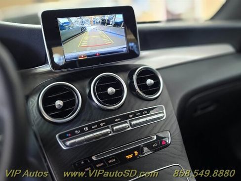 Used 2019 Mercedes-Benz GLC 300 4MATIC image 19