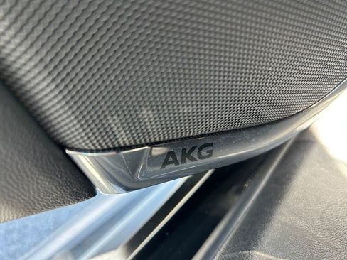 Used 2023 Cadillac Escalade ESV Premium Luxury image 34