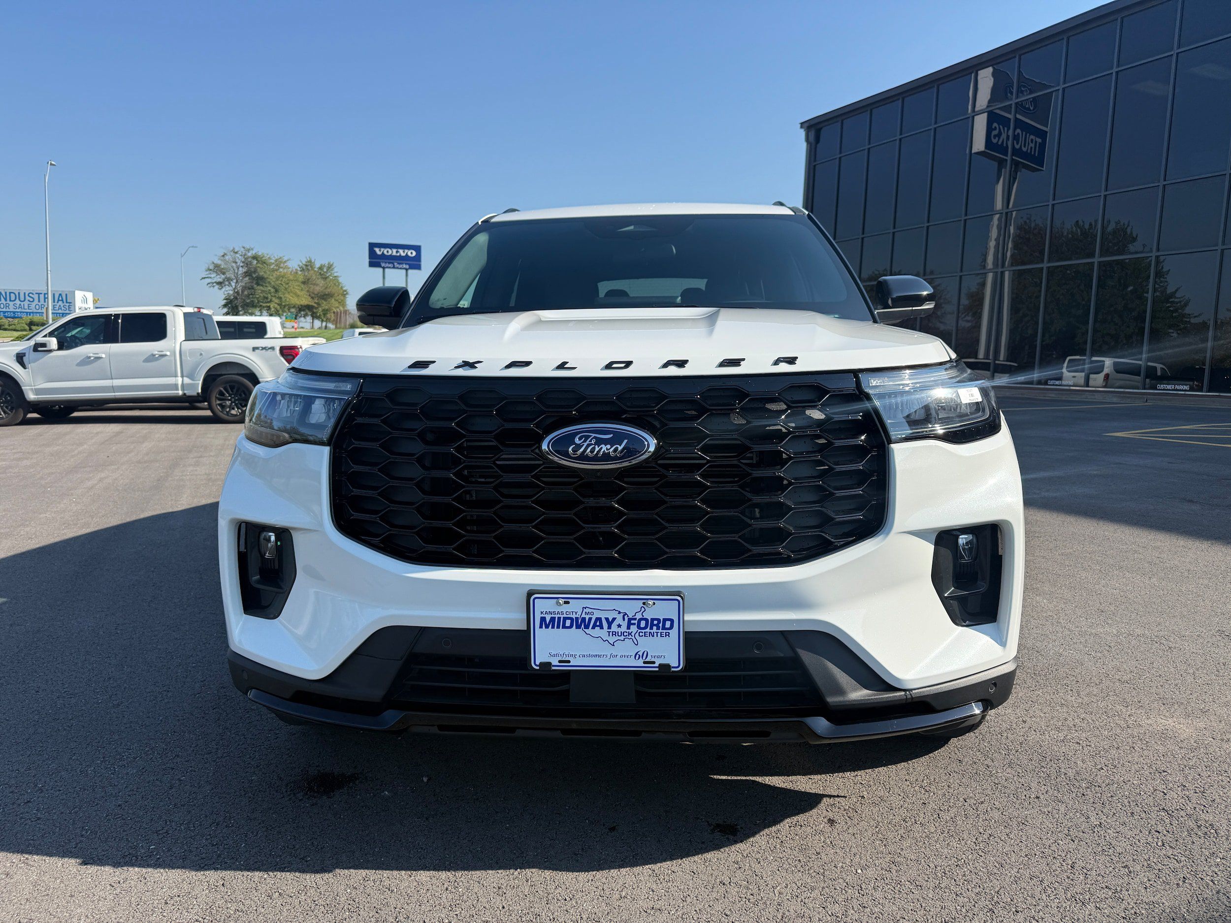 Used 2026 Ford Explorer ST-Line AWD/4WD image 3