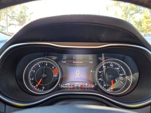 Used 2019 Jeep Cherokee Limited image 19