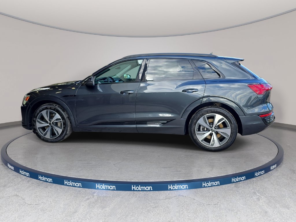 Used 2024 Audi Q8 e-tron Premium AWD/4WD image 9