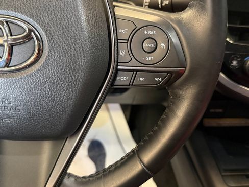 Used 2021 Toyota Camry XSE image 10