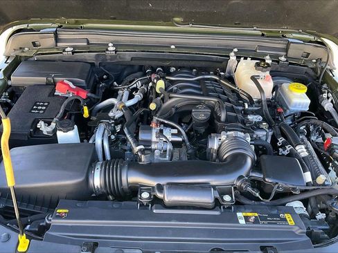 Certified 2022 Jeep Wrangler Unlimited Rubicon w/ Xtreme Recon 35" Tire Package image 36