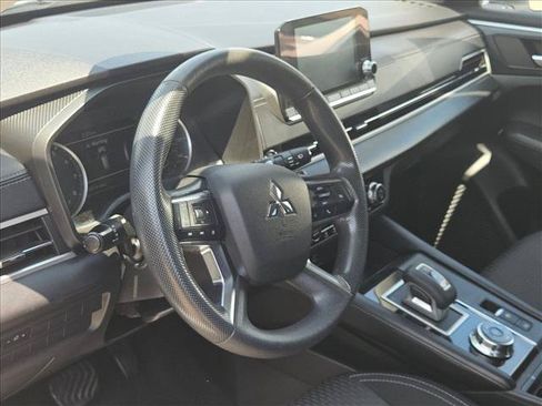 Used 2022 Mitsubishi Outlander ES AWD/4WD image 10