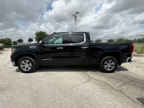 Used 2025 GMC Sierra 1500 SLT RWD image 2