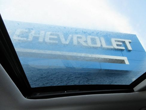 Used 2023 GMC Acadia SLE w/ Driver Convenience Package FWD image 31