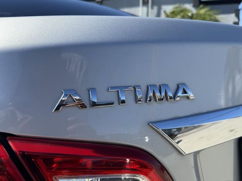 Used 2017 Nissan Altima 2.5 SV FWD image 19