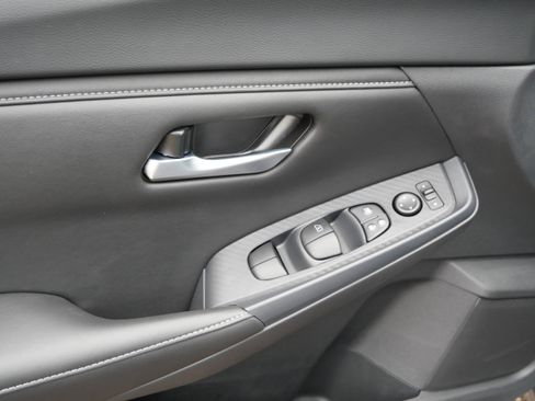 New 2025 Nissan Sentra SV w/ All-Weather Package image 9