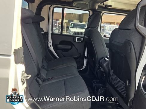 Used 2025 Jeep Gladiator Rubicon w/ Convenience Group image 14
