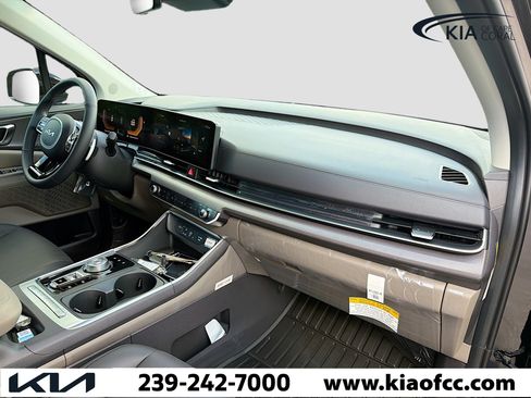New 2026 Kia Carnival EX FWD image 13