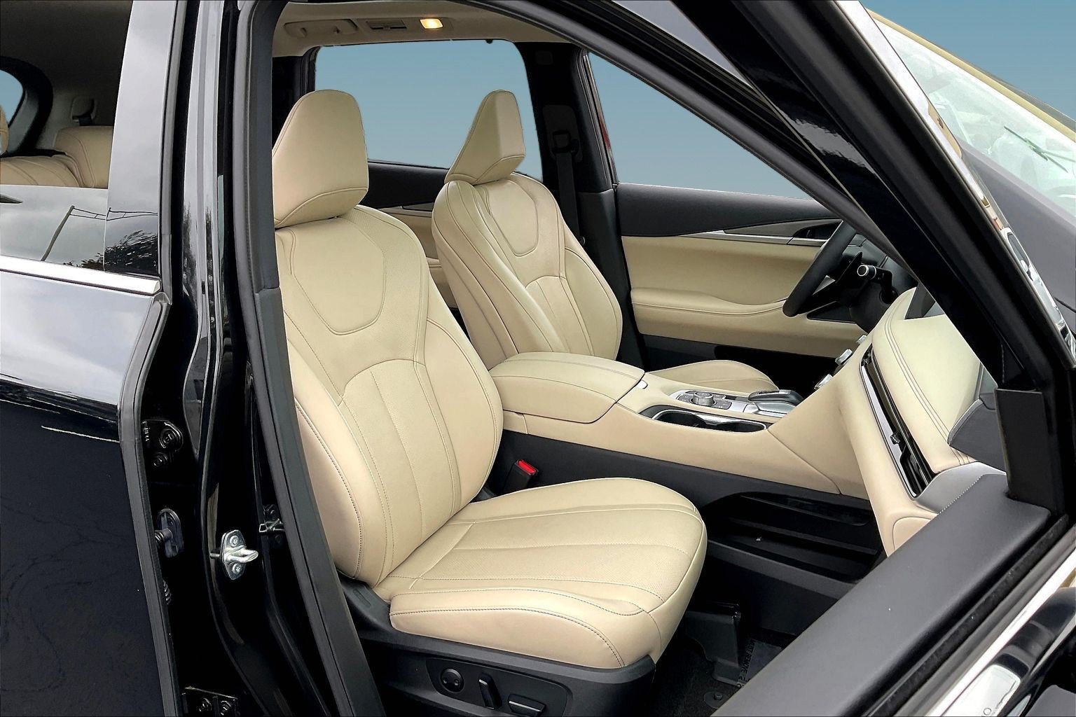 Certified 2023 INFINITI QX60 Luxe w/ Cargo Package AWD/4WD image 28