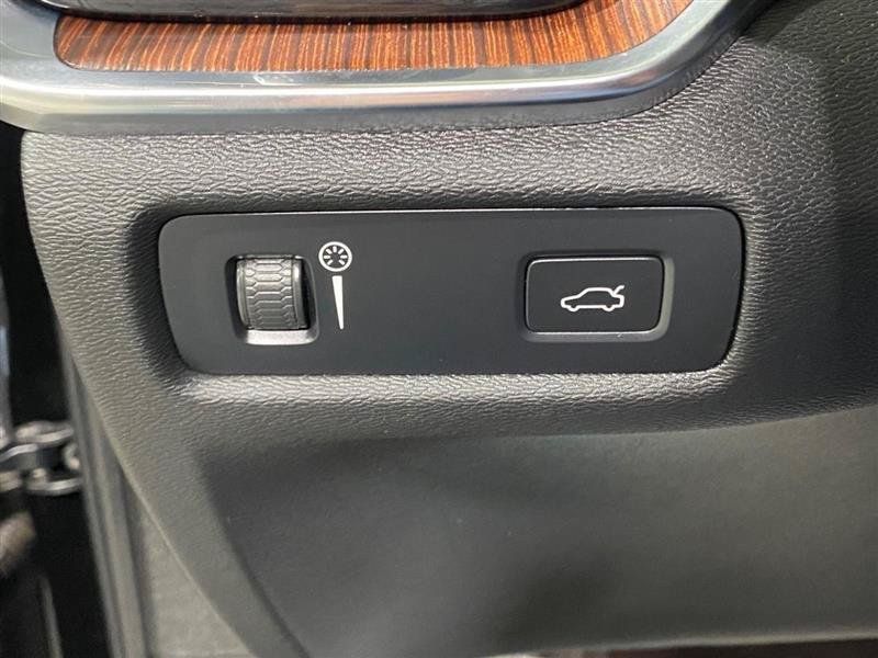 Used 2022 Volvo S60 B5 Momentum FWD image 18