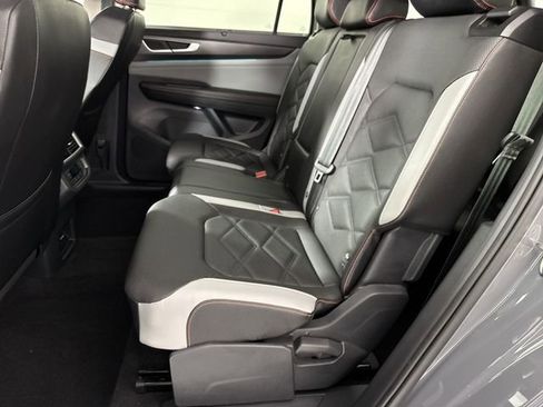 Used 2024 Volkswagen Atlas Peak Edition SE AWD/4WD image 23