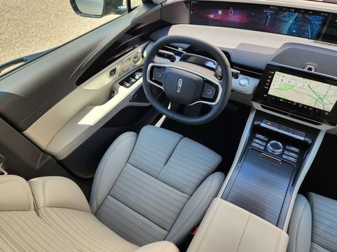 New 2026 Lincoln Nautilus Reserve AWD/4WD image 10