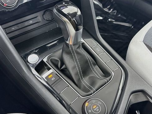 Certified 2025 Volkswagen Taos S AWD/4WD image 18
