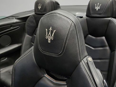 Used 2015 Maserati GranTurismo Sport RWD image 25