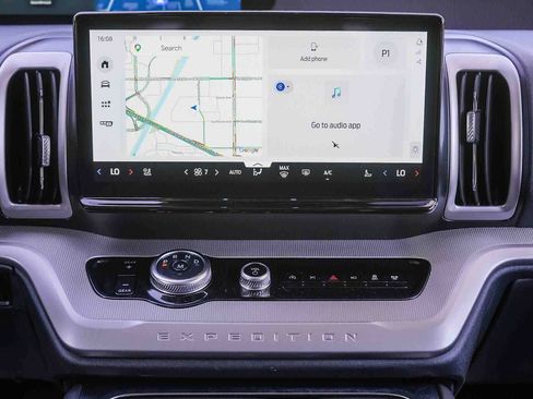 Used 2025 Ford Expedition Max Active RWD image 13