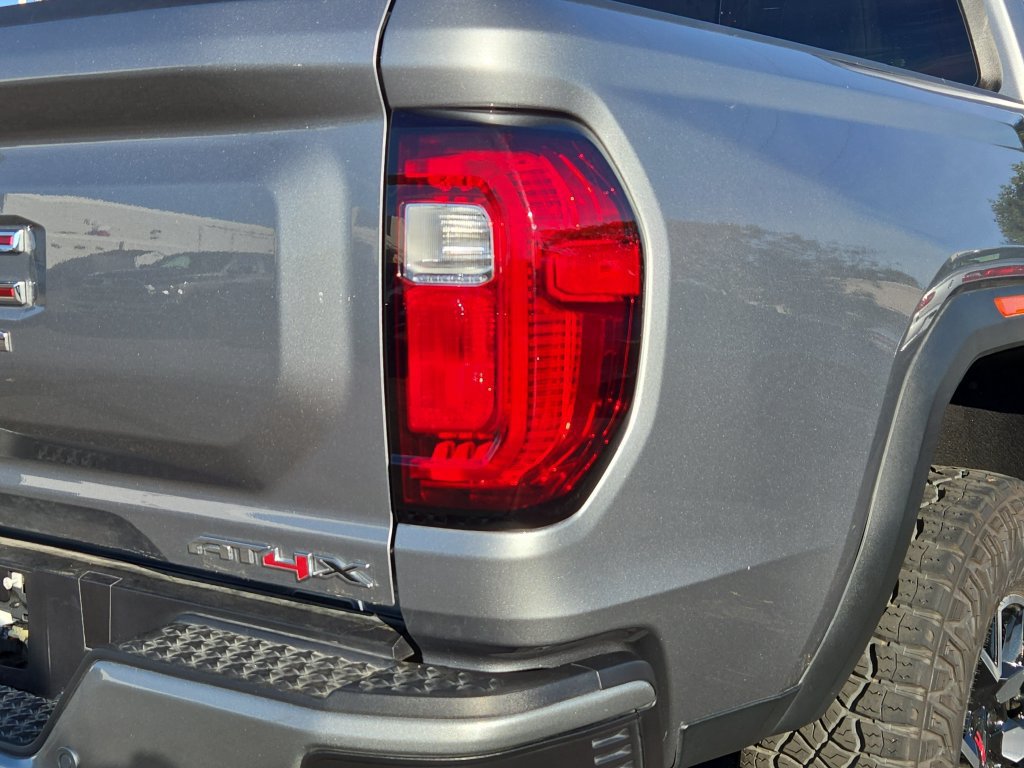 Used 2024 GMC Canyon AT4X AWD/4WD image 8