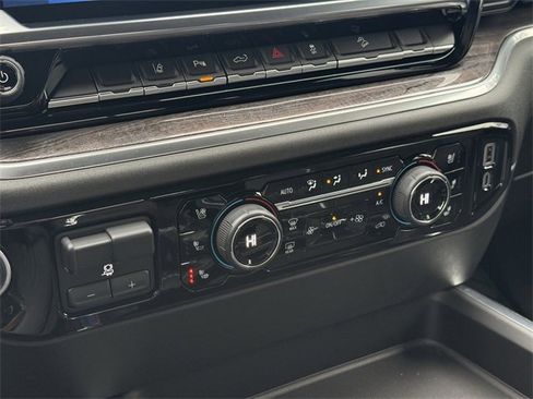 Used 2024 Chevrolet Silverado 2500 LTZ w/ LTZ Plus Package image 30