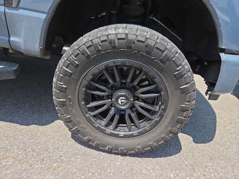Used 2023 Ford F250 Lariat w/ Lariat Ultimate Package AWD/4WD image 2