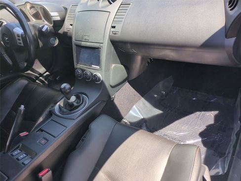 Used 2004 Nissan 350Z Touring w/ Aerodynamics Pkg RWD image 13