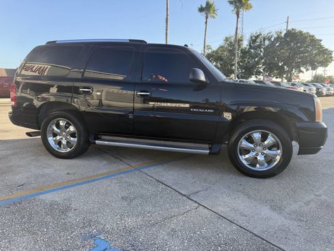 Used 2004 Cadillac Escalade AWD image 3