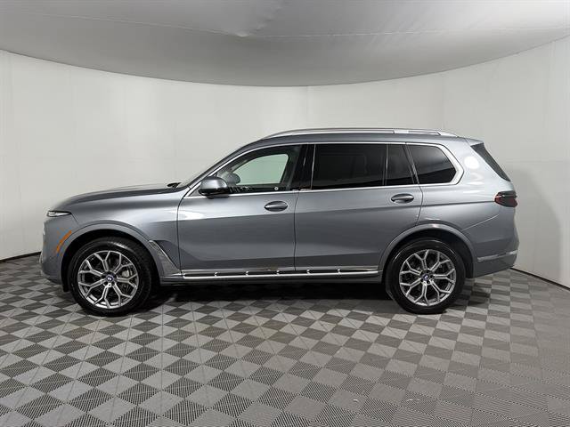 Used 2025 BMW X7 xDrive40i w/ Premium Package AWD/4WD image 8