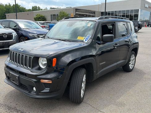 Used 2022 Jeep Renegade Latitude w/ Convenience Group AWD/4WD image 5