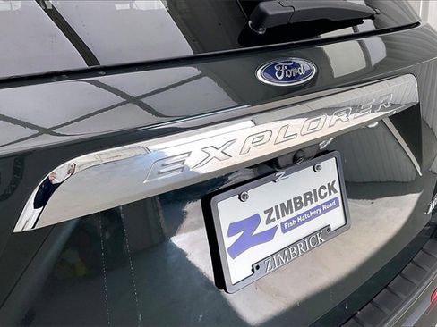 Used 2023 Ford Explorer XLT w/ Equipment Group 202A image 9