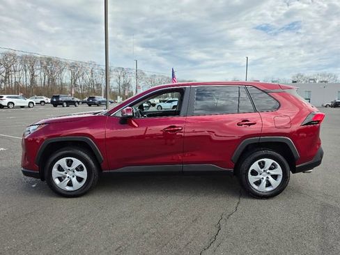 Used 2025 Toyota RAV4 LE AWD/4WD image 4