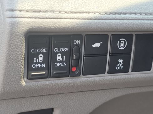 Used 2024 Honda Odyssey EX-L image 5