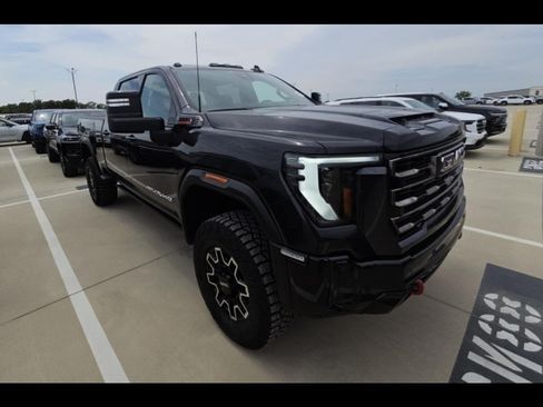 Used 2026 GMC Sierra 2500 AT4X AWD/4WD image 2