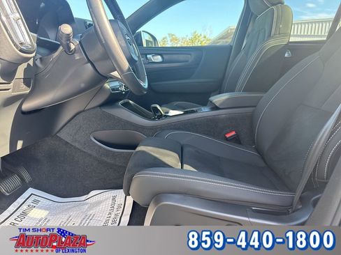 Used 2023 Volvo XC40 Recharge Ultimate image 47