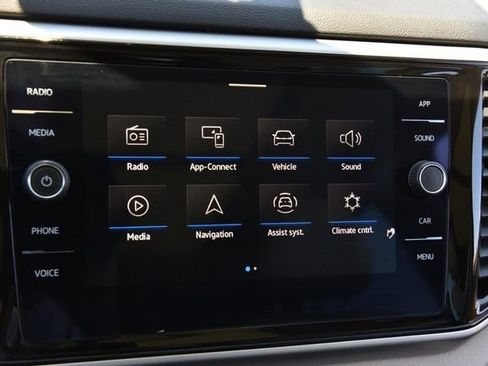 Used 2023 Volkswagen Atlas SE w/ Panoramic Sunroof Package FWD image 14