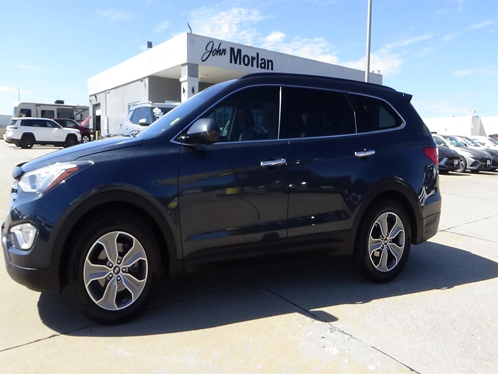 Used 2016 Hyundai Santa Fe SE FWD image 1