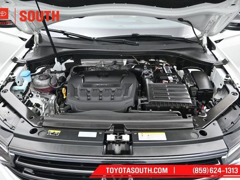 Used 2023 Volkswagen Tiguan SE R-Line FWD image 38