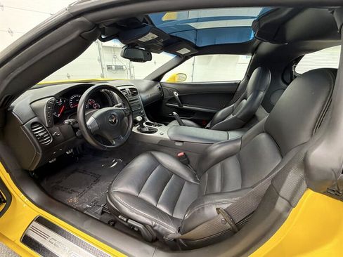 Used 2007 Chevrolet Corvette Coupe w/ Preferred Equipment Group RWD image 9