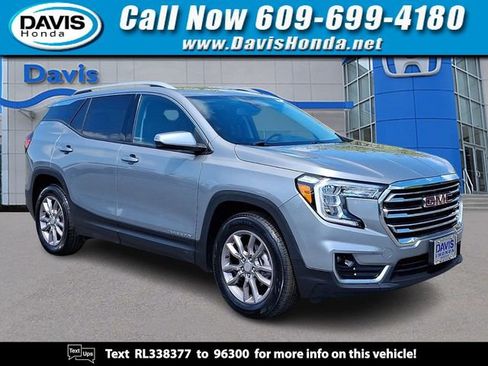 Used 2024 GMC Terrain SLT AWD/4WD image 1