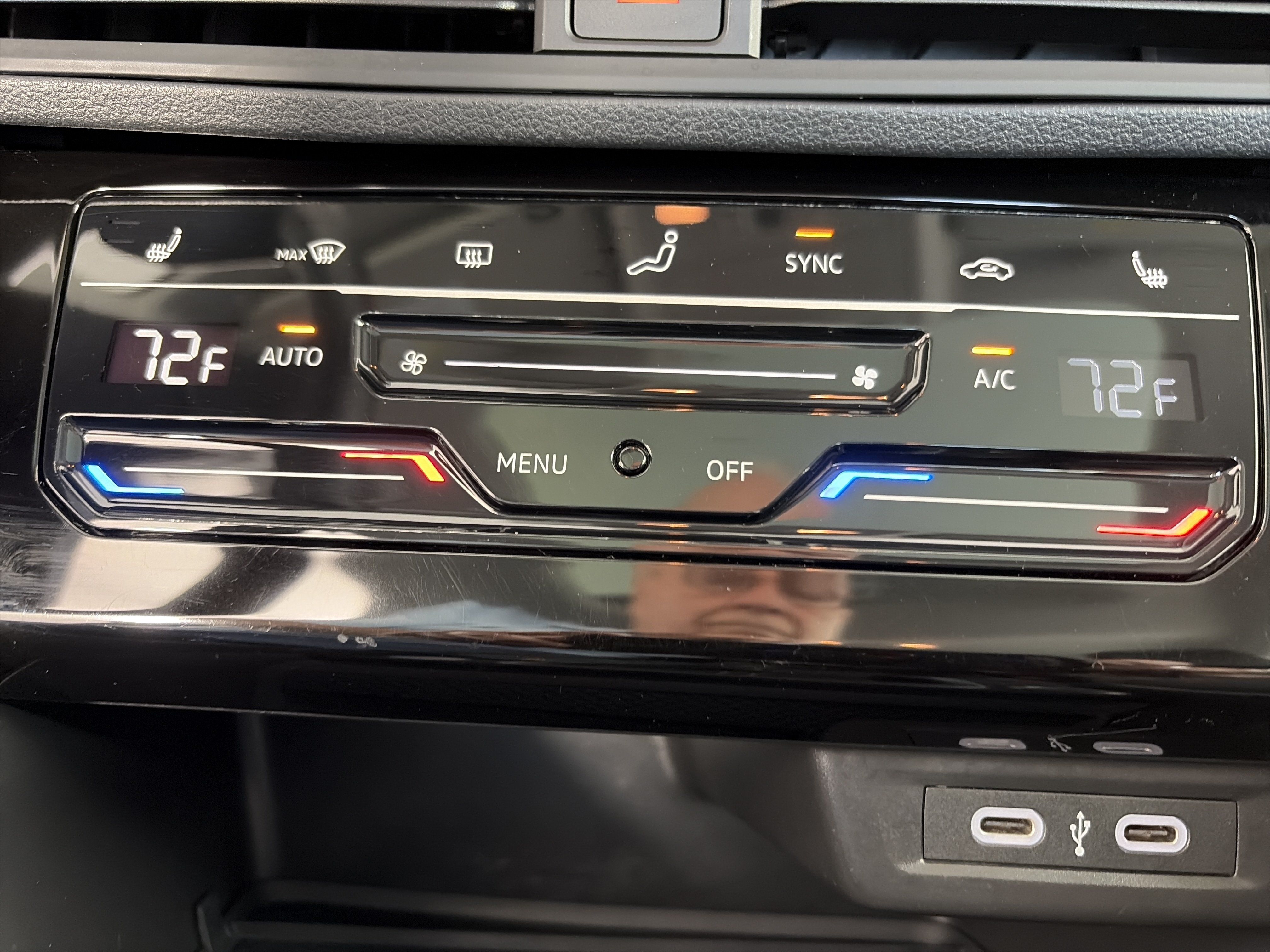 Used 2025 Volkswagen Jetta SE FWD image 21