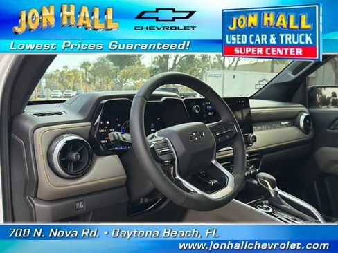 Used 2025 Chevrolet Colorado ZR2 w/ Technology Package image 23