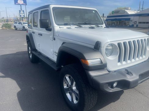 Used 2018 Jeep Wrangler Unlimited Sport S AWD/4WD image 7
