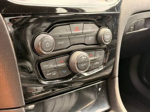 Used 2020 Chrysler 300 S RWD image 32